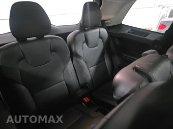 2016 Volvo XC90 T6 Momentum – miniatura 14