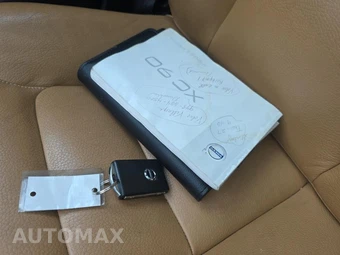 2016 Volvo XC90 T6 Momentum – miniatura 32