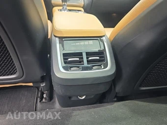 2016 Volvo XC90 T6 Momentum – miniatura 34