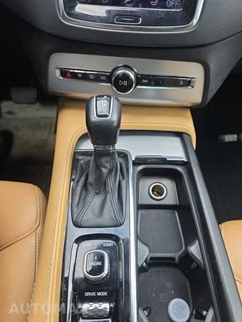2016 Volvo XC90 T6 Momentum – miniatura 35