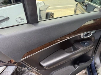 2016 Volvo XC90 T6 Momentum - miniatura 14