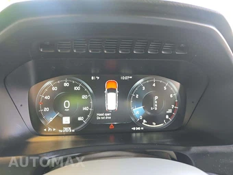 2016 Volvo XC90 T6 Momentum - miniatura 9