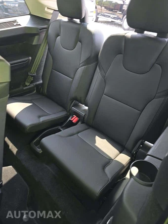 2016 Volvo XC90 T6 Momentum – miniatura 14