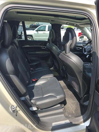 2016 Volvo XC90 T6 Momentum – miniatura 17