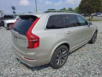 2016 Volvo XC90 T6 Momentum – miniatura 3