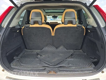 2016 Volvo XC90 T6 Momentum - miniatura 17