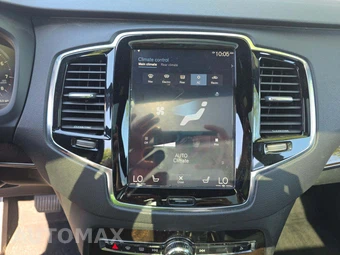 2016 Volvo XC90 T6 Momentum – miniatura 10