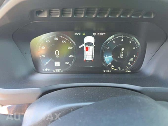 2016 Volvo XC90 T6 Momentum – miniatura 9