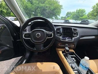 2016 Volvo XC90 T6 Momentum – miniatura 7