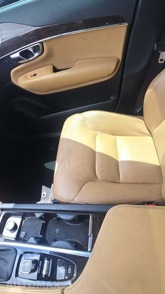 2016 Volvo XC90 T6 Momentum – miniatura 22