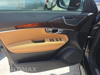 2016 Volvo XC90 T6 Momentum – miniatura 9