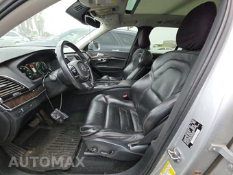 2016 Volvo XC90 T6 Momentum – miniatura 7