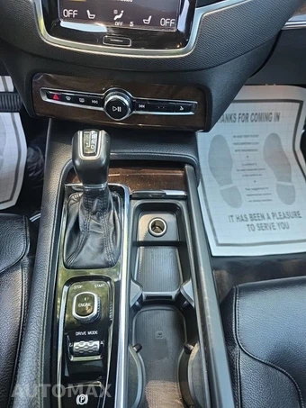 2016 Volvo XC90 T6 Momentum – miniatura 32