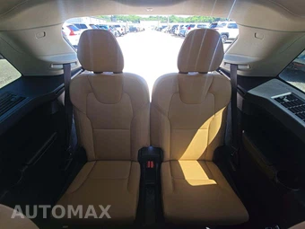 2016 Volvo XC90 T6 Momentum – miniatura 11