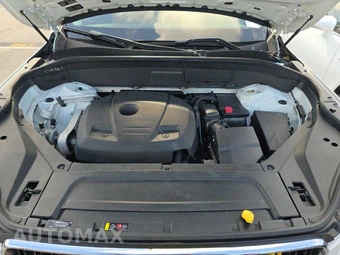 2016 Volvo XC90 T6 Momentum – miniatura 16