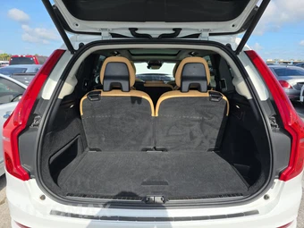 2016 Volvo XC90 T6 Momentum – miniatura 17