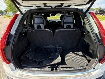 2016 Volvo XC90 T6 R-Design - miniatura 15