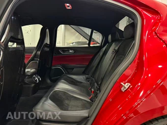 2017 Alfa Romeo Giulia Quadrifoglio - miniatura 16