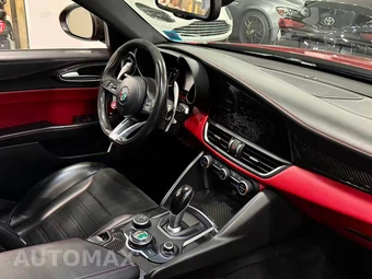 2017 Alfa Romeo Giulia Quadrifoglio - miniatura 27