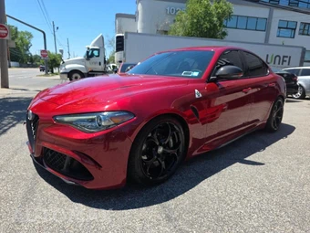 2017 Alfa Romeo Giulia Quadrifoglio - miniatura 29
