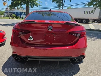 2017 Alfa Romeo Giulia Quadrifoglio - miniatura 33