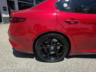 2017 Alfa Romeo Giulia Quadrifoglio - miniatura 38