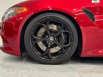 2017 Alfa Romeo Giulia Quadrifoglio - miniatura 9