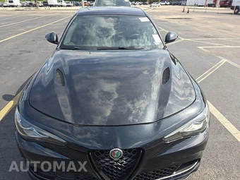 2017 Alfa Romeo Giulia Quadrifoglio – miniatura 2