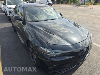 2017 Alfa Romeo Giulia Quadrifoglio – miniatura 3
