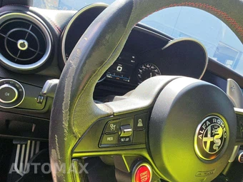 2017 Alfa Romeo Giulia Quadrifoglio – miniatura 21