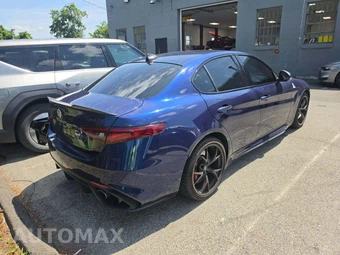 2017 Alfa Romeo Giulia Quadrifoglio – miniatura 3