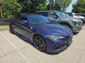 2017 Alfa Romeo Giulia Quadrifoglio – miniatura 4