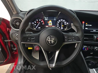 2017 Alfa Romeo Giulia Ti – miniatura 10