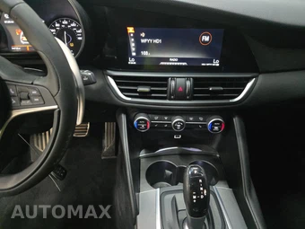 2017 Alfa Romeo Giulia Ti – miniatura 11