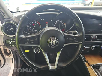 2017 Alfa Romeo Giulia Ti – miniatura 10