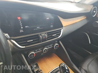 2017 Alfa Romeo Giulia Ti – miniatura 11