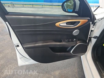 2017 Alfa Romeo Giulia Ti – miniatura 9