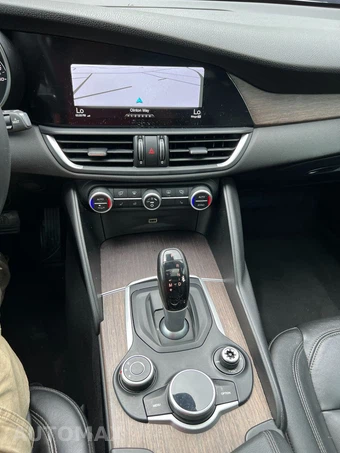 2017 Alfa Romeo Giulia Ti – miniatura 19