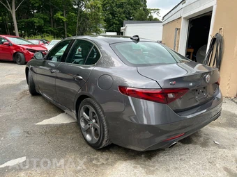 2017 Alfa Romeo Giulia Ti – miniatura 3