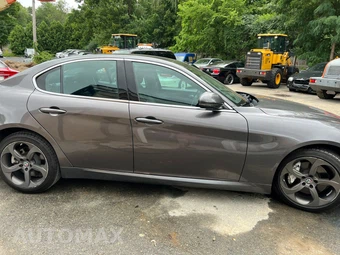 2017 Alfa Romeo Giulia Ti – miniatura 7