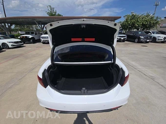 2017 Alfa Romeo Giulia – miniatura 11