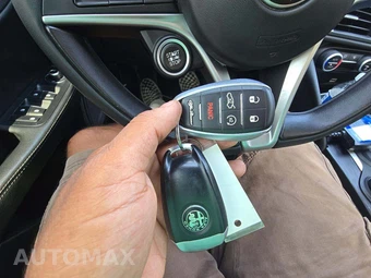 2017 Alfa Romeo Giulia – miniatura 5