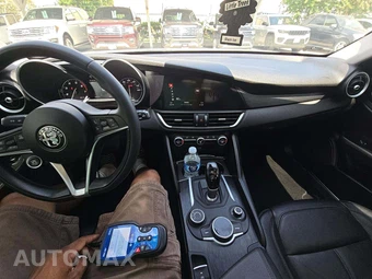 2017 Alfa Romeo Giulia – miniatura 7