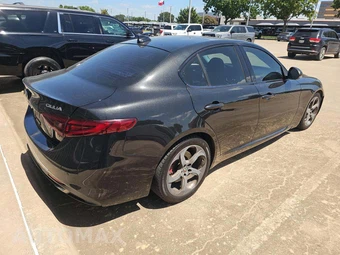 2017 Alfa Romeo Giulia – miniatura 3