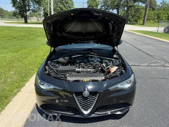 2017 Alfa Romeo Giulia - miniatura 10