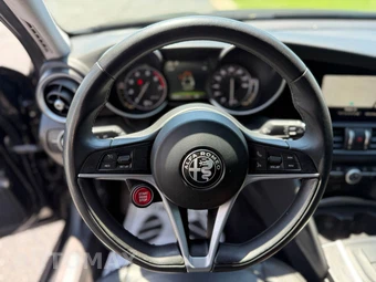 2017 Alfa Romeo Giulia - miniatura 16