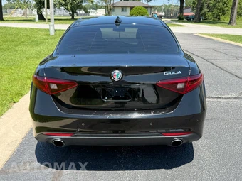 2017 Alfa Romeo Giulia - miniatura 7