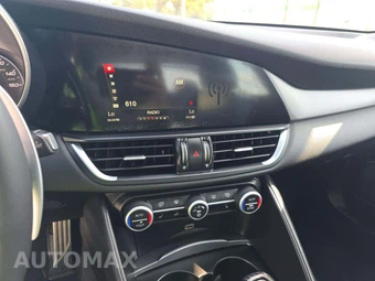 2017 Alfa Romeo Giulia – miniatura 10