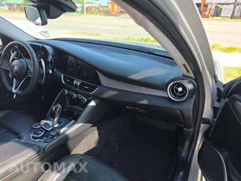 2017 Alfa Romeo Giulia – miniatura 19