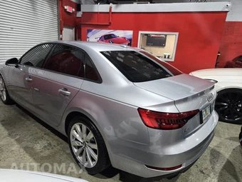 2017 Audi A4 Sedan 2.0T ultra Premium – miniatura 3